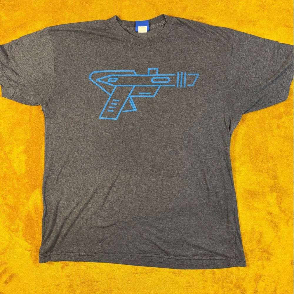 Raygun Graphic Tee Mens XL Gray Retro Pistol Print T Shirt‎